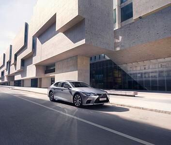 Lifting für Lexus LS  - Sanfter und antrittsstärker