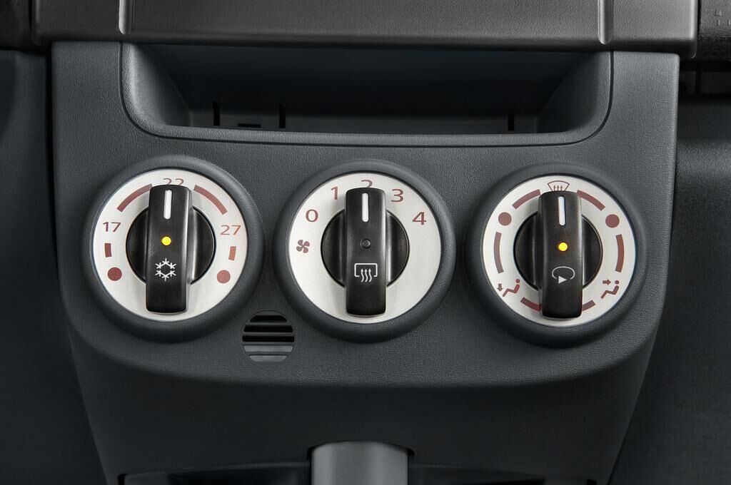 Mitsubishi Colt (Baujahr 2010) - 5 Türen Temperatur und Klimaanlage