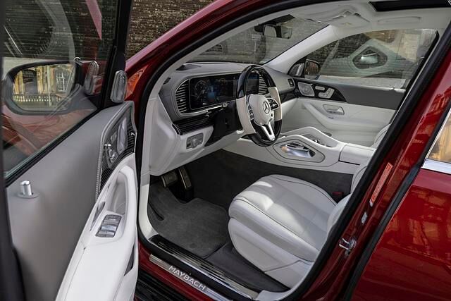 Das Cockpit orientiert sich an dem des GLS