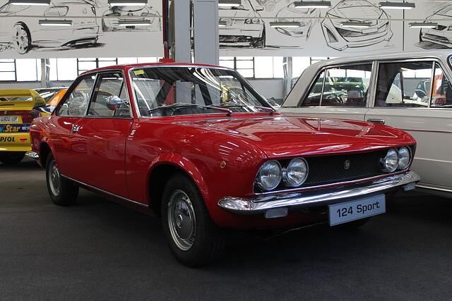 Der Seat 124 ist ein Lizenznachbau des Fiat 124 - hier das Coupé