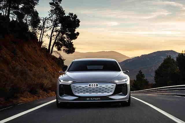 Leuchtende Zukunft: Der A6 E-Tron zeigt nicht nur, was Audi in nächster Zeit an E-Antriebstechnik plant, zugleich bietet das Konzeptauto künftige Lichttechnik