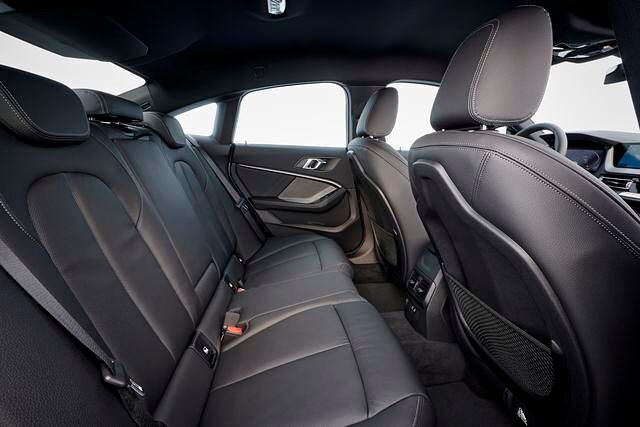 Recht eng geht es auch im Fond des 2er Gran Coupé zu