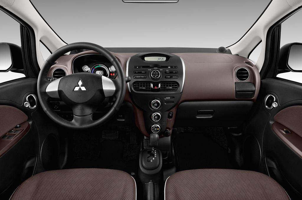 Mitsubishi Imiev (Baujahr 2016) - 5 Türen Cockpit und Innenraum