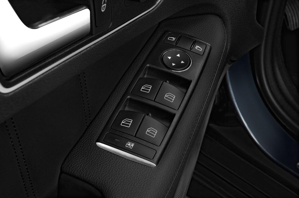 Mercedes E-Class (Baujahr 2011) 350 4 Türen Bedienungselemente Tür