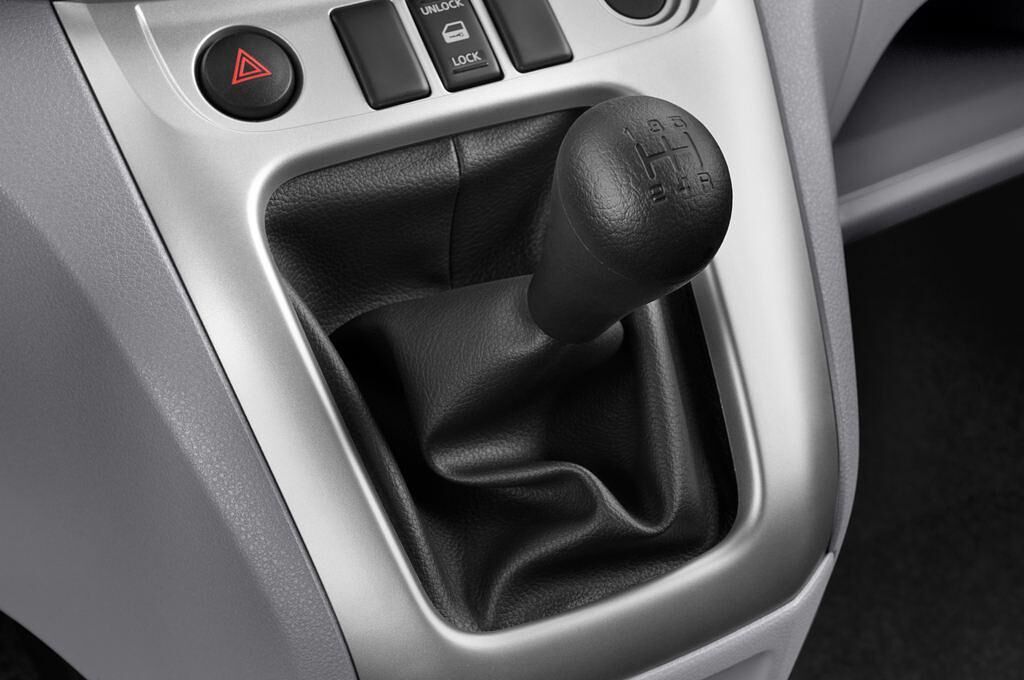 Nissan Evalia (Baujahr 2014) Acenta 5 Türen Schalthebel