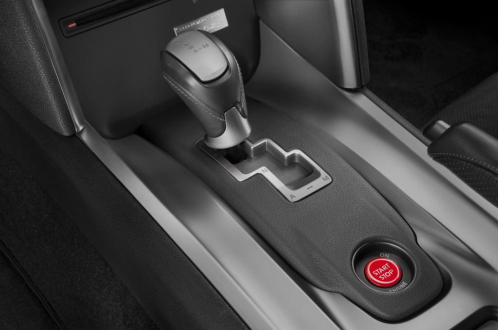 Nissan GT-R (Baujahr 2009) Premium 2 Türen Schalthebel