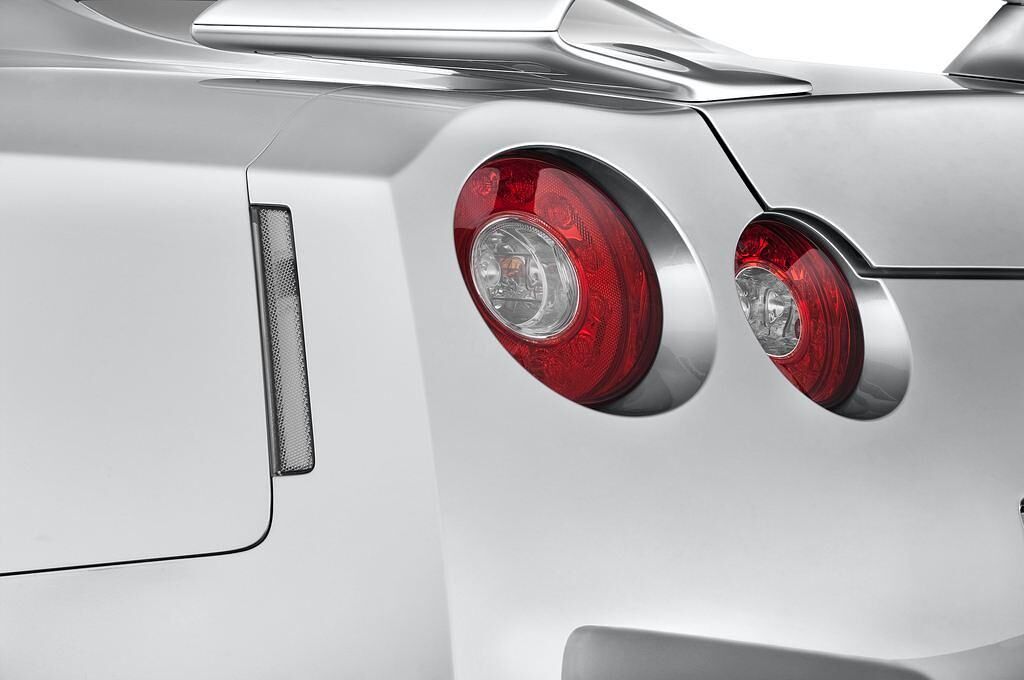Nissan GT-R (Baujahr 2009) Premium 2 Türen Rücklicht
