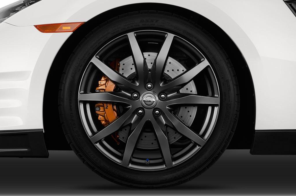 Nissan GT-R (Baujahr 2012) - 2 Türen Reifen und Felge