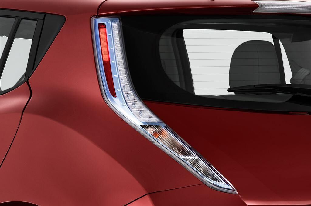 Nissan Leaf (Baujahr 2011) - 5 Türen Rücklicht