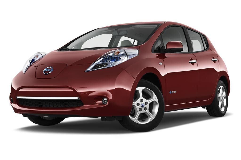 Nissan Leaf (Baujahr 2014) Acenta 5 Türen seitlich vorne mit Felge