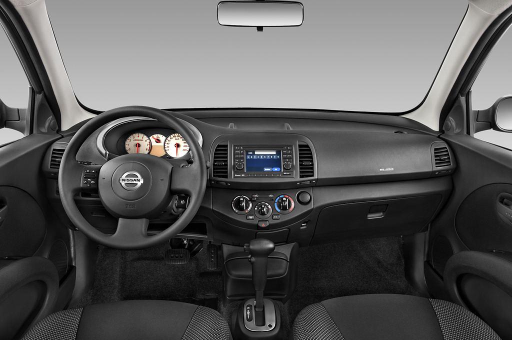 Nissan Micra (Baujahr 2009) Visia 5 Türen Cockpit und Innenraum