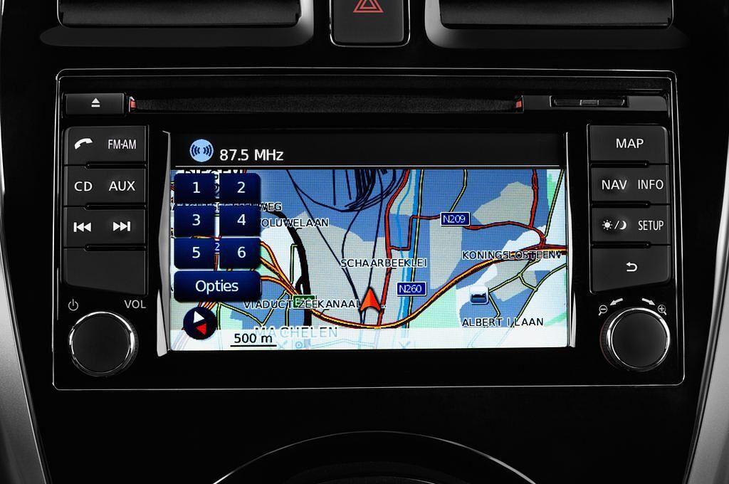 Nissan Micra (Baujahr 2013) Acenta 5 Türen Radio und Infotainmentsystem