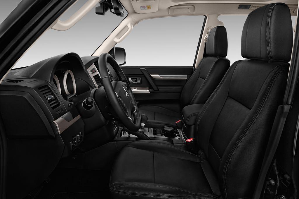 Mitsubishi Pajero (Baujahr 2016) Top 5 Türen Vordersitze