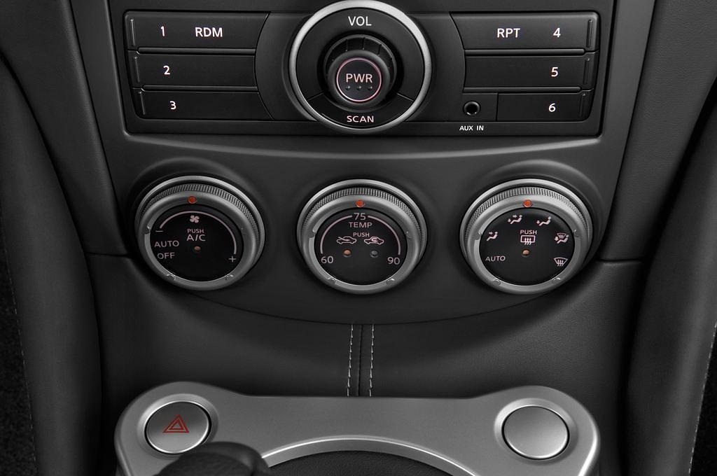 Nissan 370Z (Baujahr 2010) Pack 2 Türen Temperatur und Klimaanlage