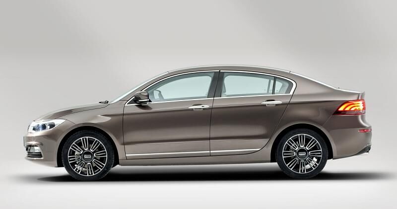 Qoros 3 Limousine