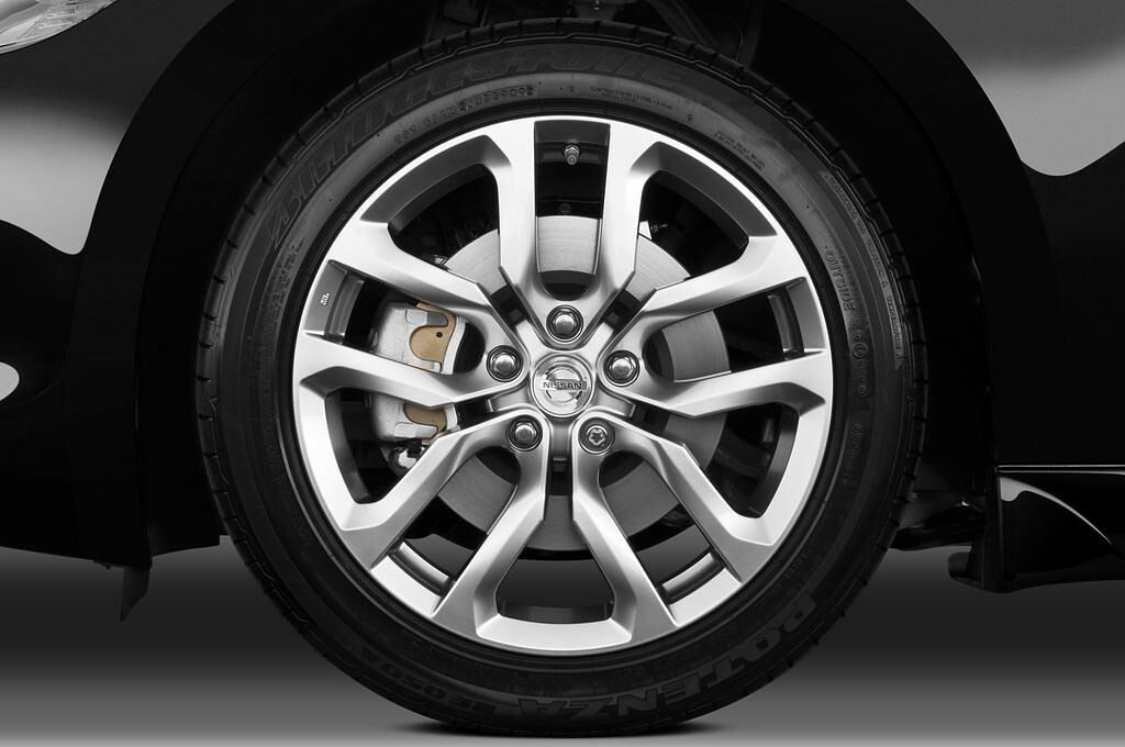 Nissan 370Z (Baujahr 2010) Pack 2 Türen Reifen und Felge