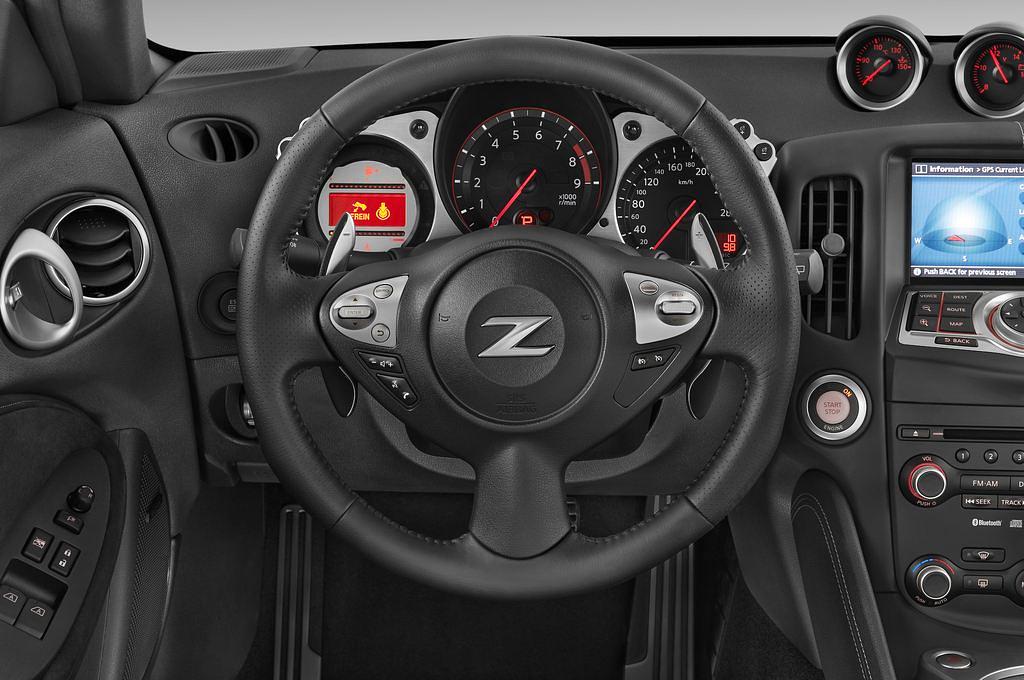 Nissan 370Z (Baujahr 2010) Pack 2 Türen Lenkrad