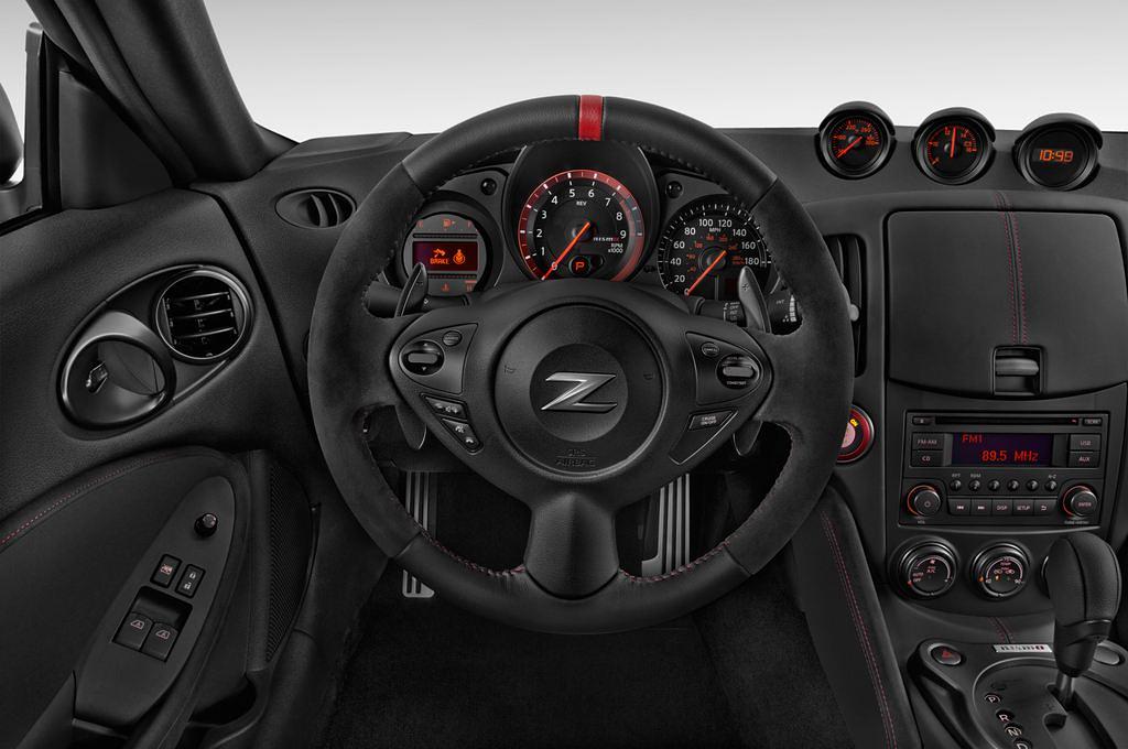 Nissan 370Z (Baujahr 2015) Nismo 2 Türen Lenkrad