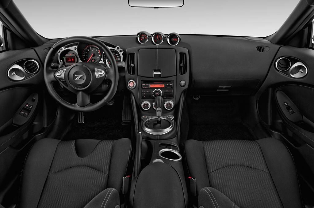 Nissan 370Z (Baujahr 2015) 3.7 V6 2 Türen Cockpit und Innenraum
