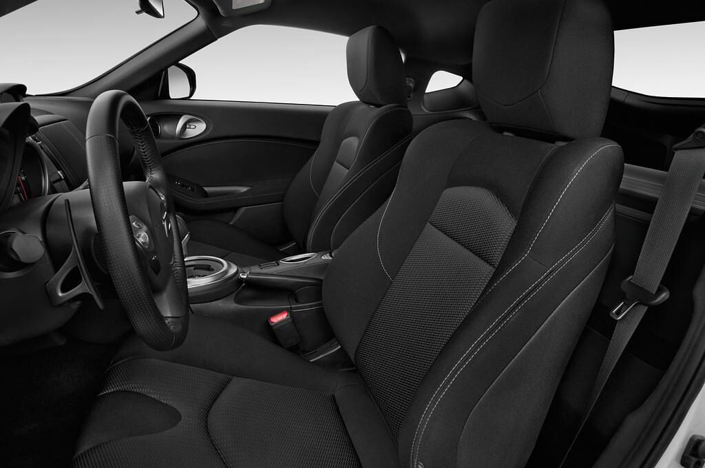 Nissan 370Z (Baujahr 2015) 3.7 V6 2 Türen Vordersitze