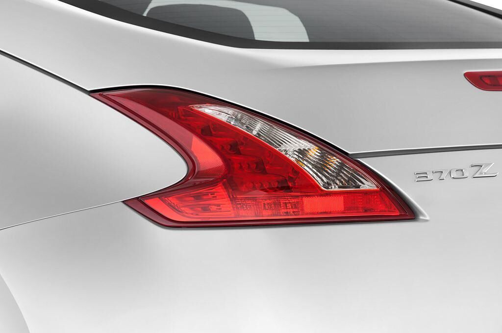 Nissan 370Z (Baujahr 2015) 3.7 V6 2 Türen Rücklicht