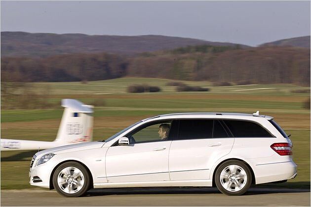 Der E 300 Bluetec Hybrid basiert auf dem E 250 CDI