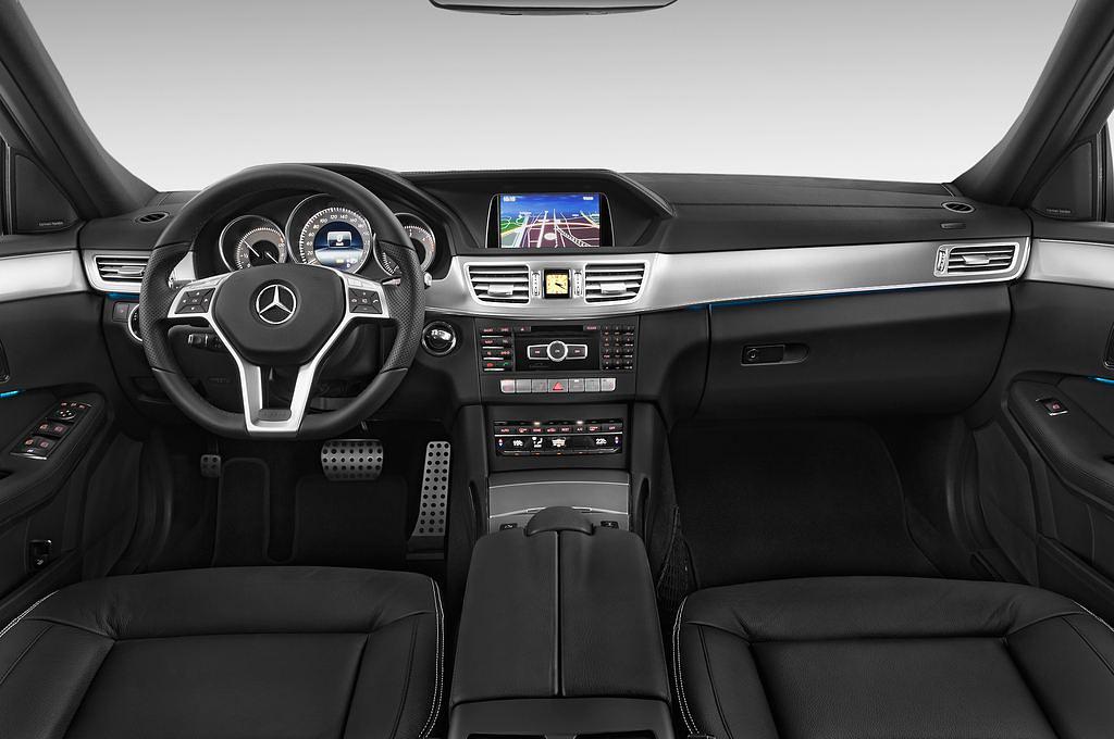 Mercedes E-Class (Baujahr 2015) Avantgarde 5 Türen Cockpit und Innenraum