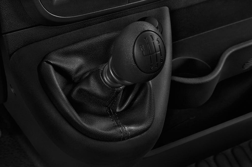 Nissan NV400 (Baujahr 2015) Comfort 4 Türen Schalthebel