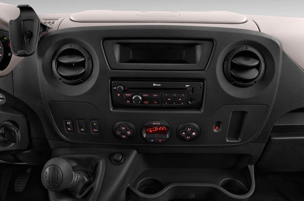 Nissan NV400 (Baujahr 2015) Comfort 4 Türen Mittelkonsole