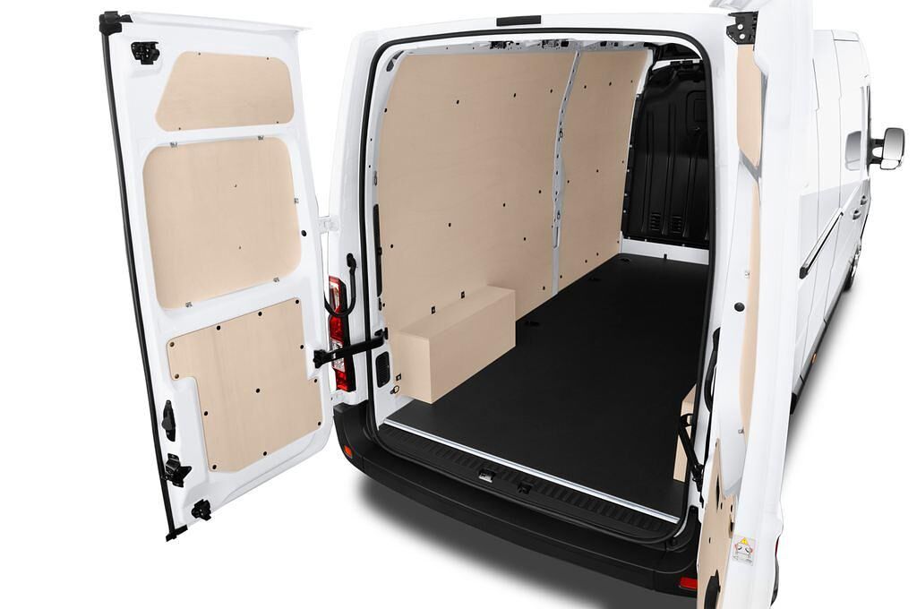 Nissan NV400 (Baujahr 2015) Comfort 4 Türen Kofferraum