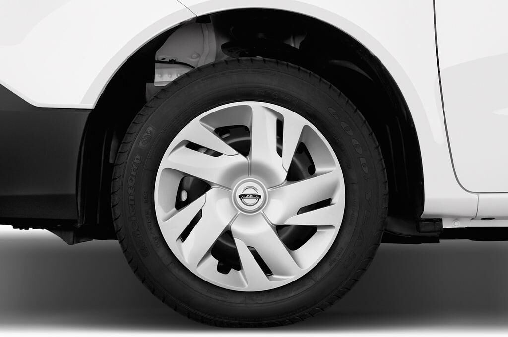 Nissan NV200 (Baujahr 2014) Premium 4 Türen Reifen und Felge