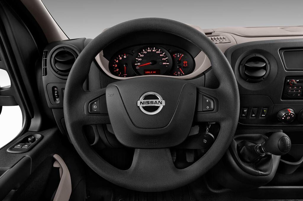Nissan NV400 Kombi (Baujahr 2016) Premium 5 Türen Lenkrad