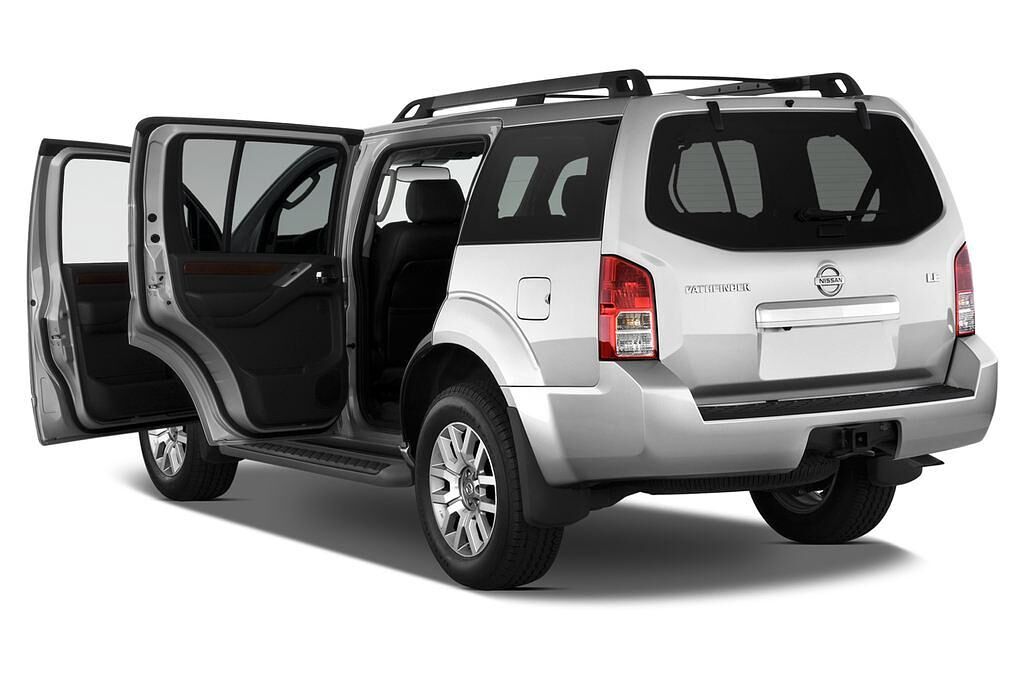 Nissan Pathfinder (Baujahr 2010) LE 5 Türen Tür geöffnet