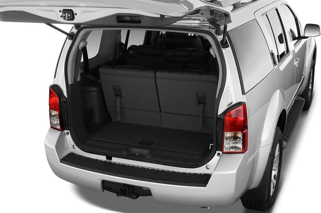 Nissan Pathfinder (Baujahr 2010) LE 5 Türen Kofferraum