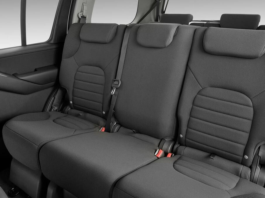 Nissan Pathfinder (Baujahr 2010) SE 5 Türen Rücksitze