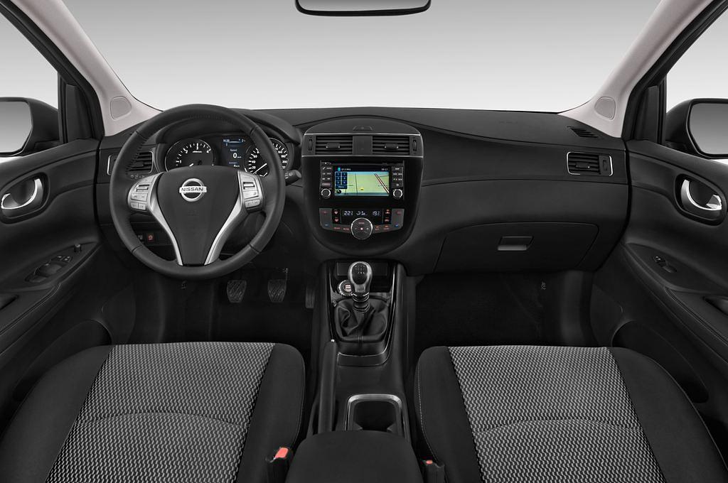 Nissan Pulsar (Baujahr 2014) 1.5 Dci Acenta 5 Türen Cockpit und Innenraum