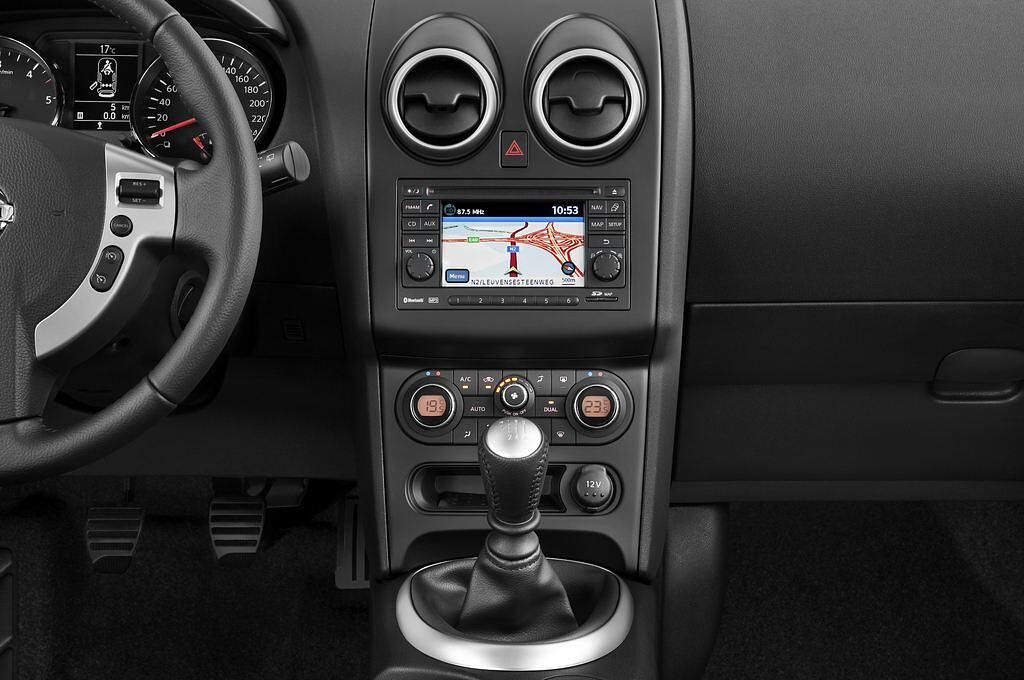 Nissan Qashqai (Baujahr 2011) Tenka 5 Türen Mittelkonsole