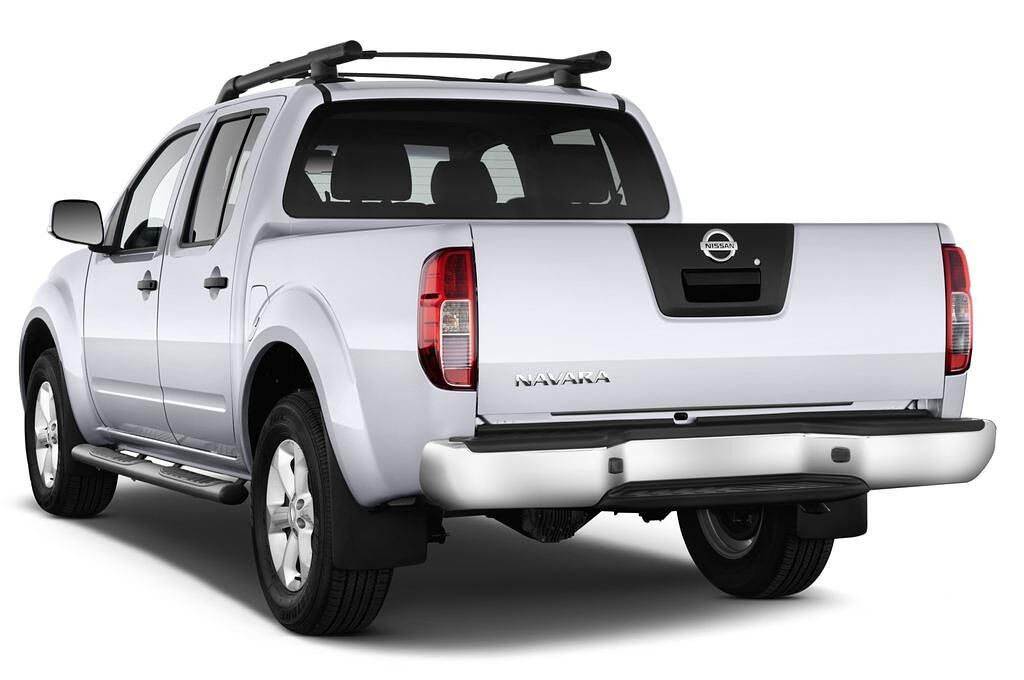 Nissan Navara (Baujahr 2012) LE 4 Türen seitlich hinten