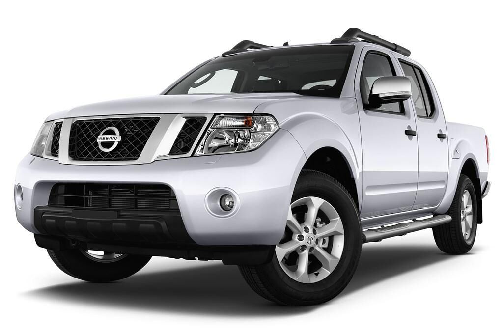 Nissan Navara (Baujahr 2012) LE 4 Türen seitlich vorne mit Felge