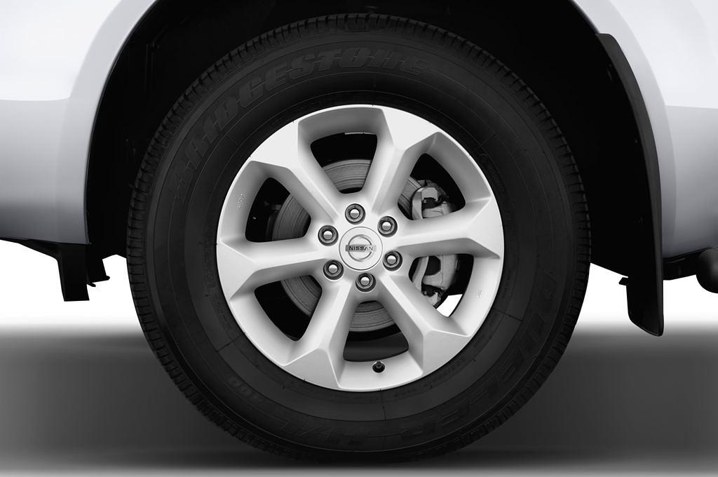 Nissan Navara (Baujahr 2012) LE 4 Türen Reifen und Felge