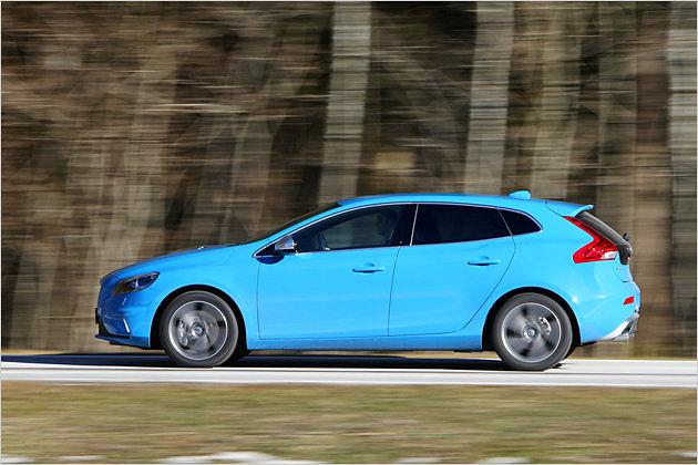 R-Design wird wie eine Ausstattungslinie behandelt, sie ist mit allen V40-Motorisierungen kombinierbar