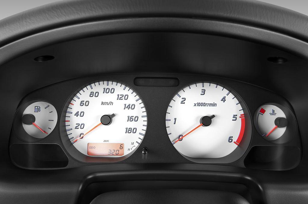 Nissan NP300 (Baujahr 2009) Bï¿½sico 2 Türen Tacho und Fahrerinstrumente