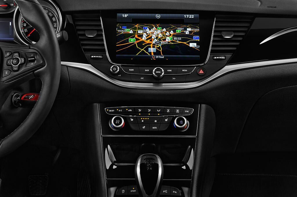 Opel Astra (Baujahr 2016) Dynamic 5 Türen Mittelkonsole