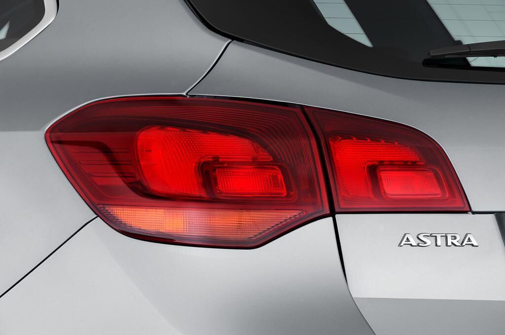 Opel Astra (Baujahr 2012) Sport 5 Türen Rücklicht