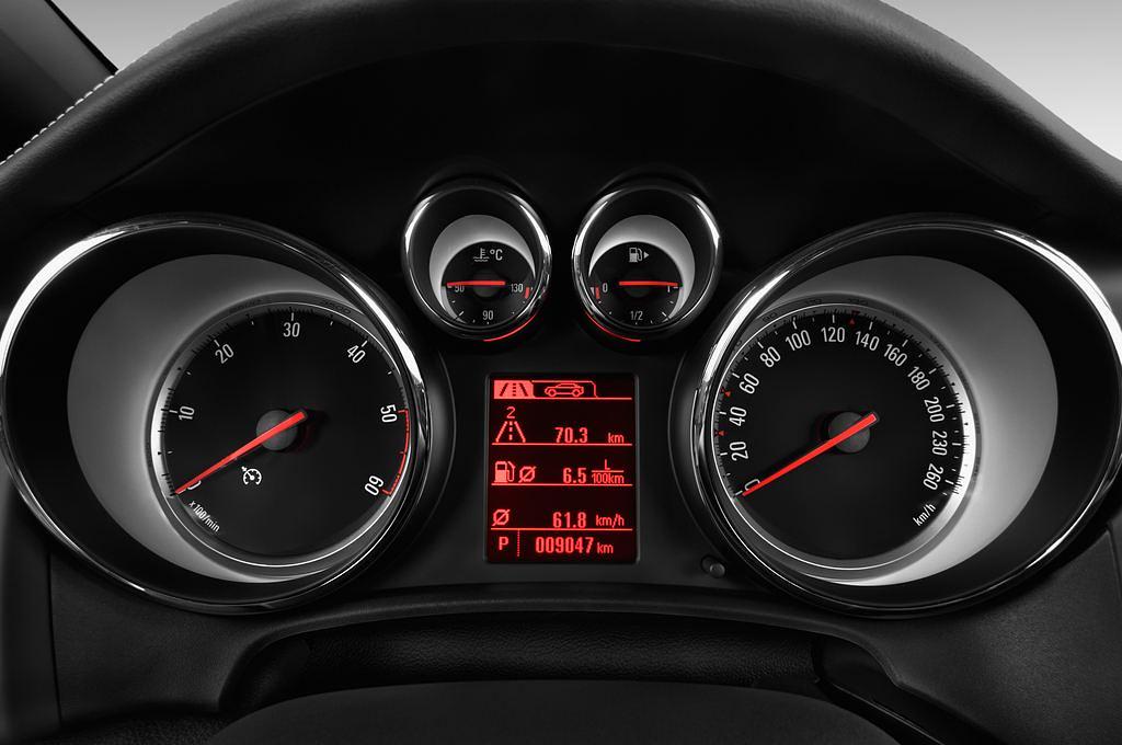 Opel Cascada (Baujahr 2014) INNOVATION 2 Türen Tacho und Fahrerinstrumente