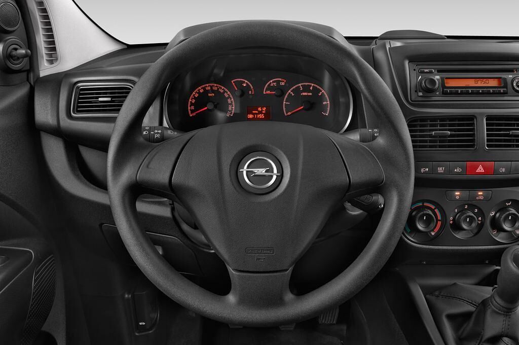Opel Combo (Baujahr 2015) 1.6 Cdti 77Kw(105Ps) 2,2T L1H1 4 Türen Lenkrad