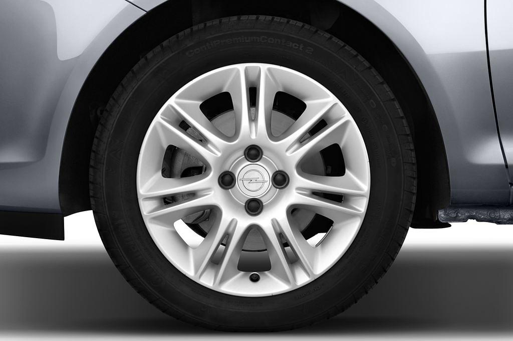 Opel Corsa (Baujahr 2010) Selection 3 Türen Reifen und Felge