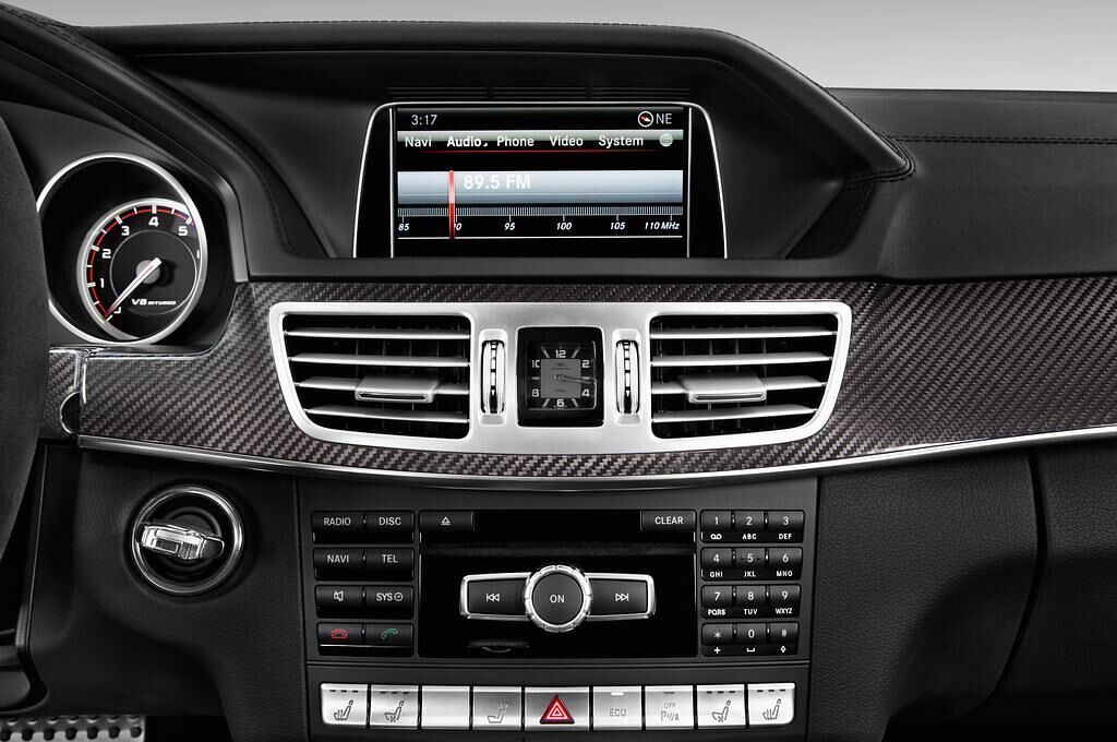 Mercedes E-Class (Baujahr 2015) AMG S 5 Türen Radio und Infotainmentsystem