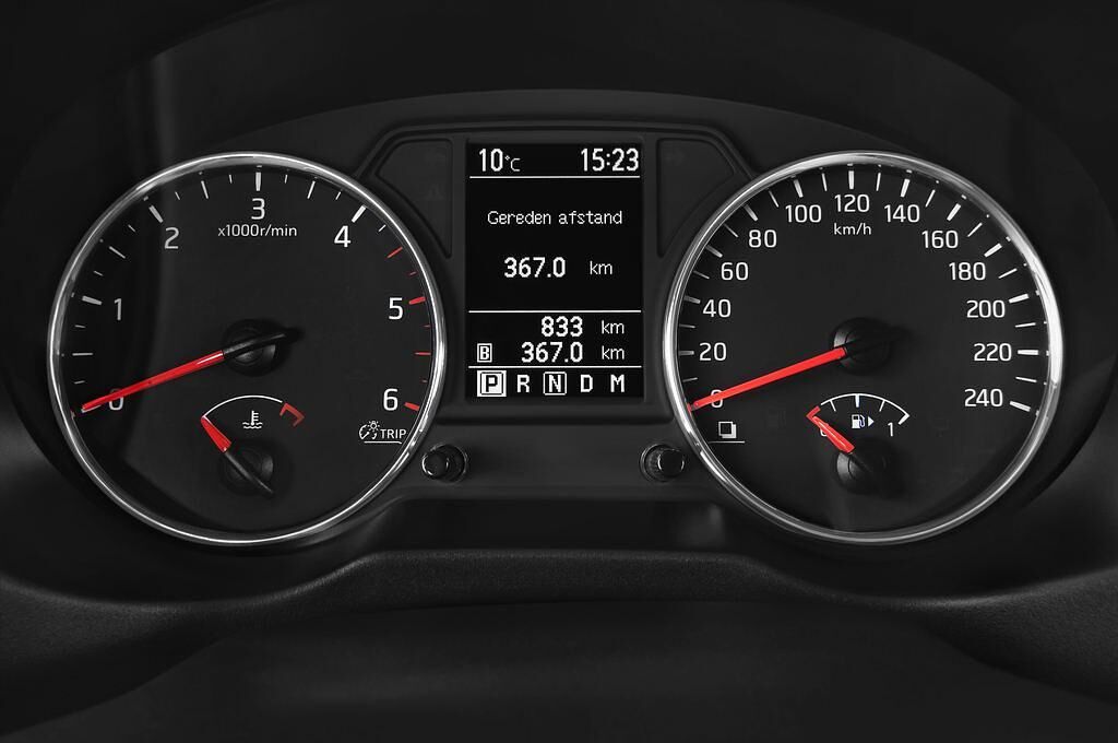 Nissan X-Trail (Baujahr 2011) LE 5 Türen Tacho und Fahrerinstrumente