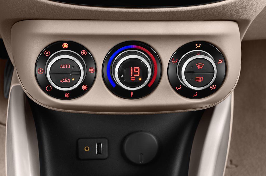 Opel Adam (Baujahr 2013) GLAM 3 Türen Temperatur und Klimaanlage